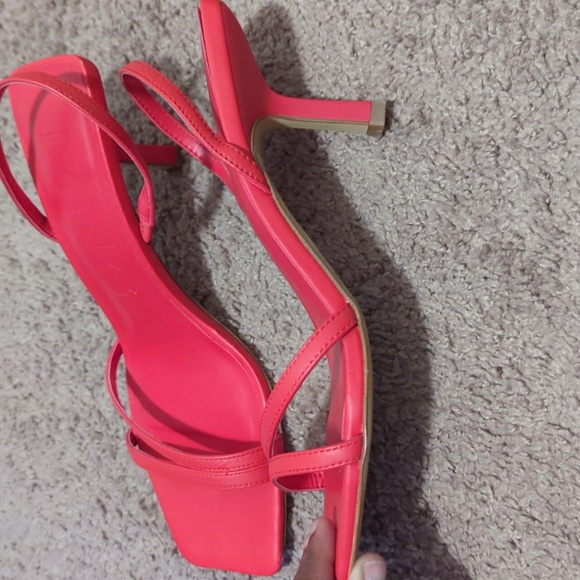 Red kitten heels - Picture 7 of 7